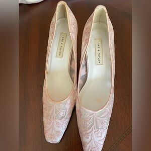 Lord & Taylor Pink Lace Women's Shoes high heel pump size 6M . Square Toe.